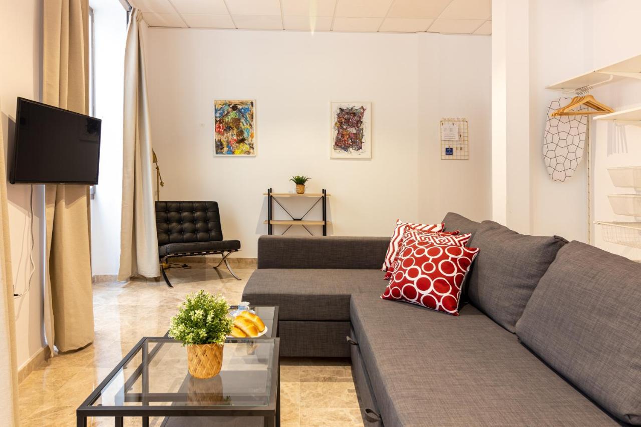 Saenz Suites Gallery By Bossh! Apartments Malaga Exterior photo